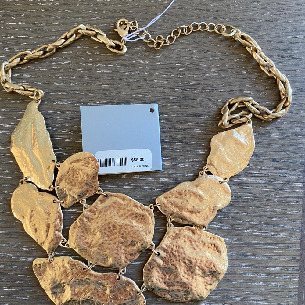 Chunky gold necklace
